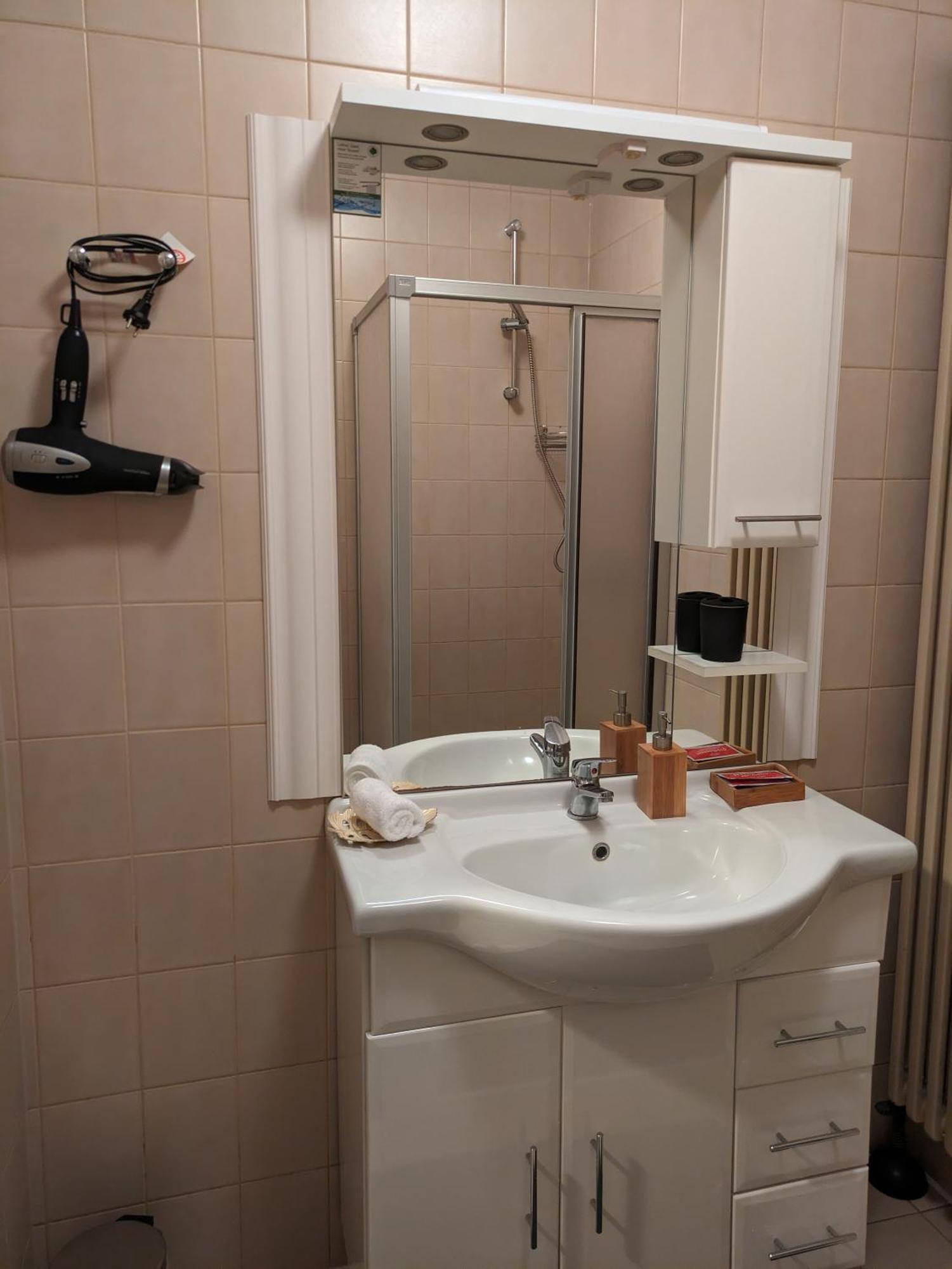 Hotel Ari ไคเซอร์สเลาเทิร์น ภายนอก รูปภาพ