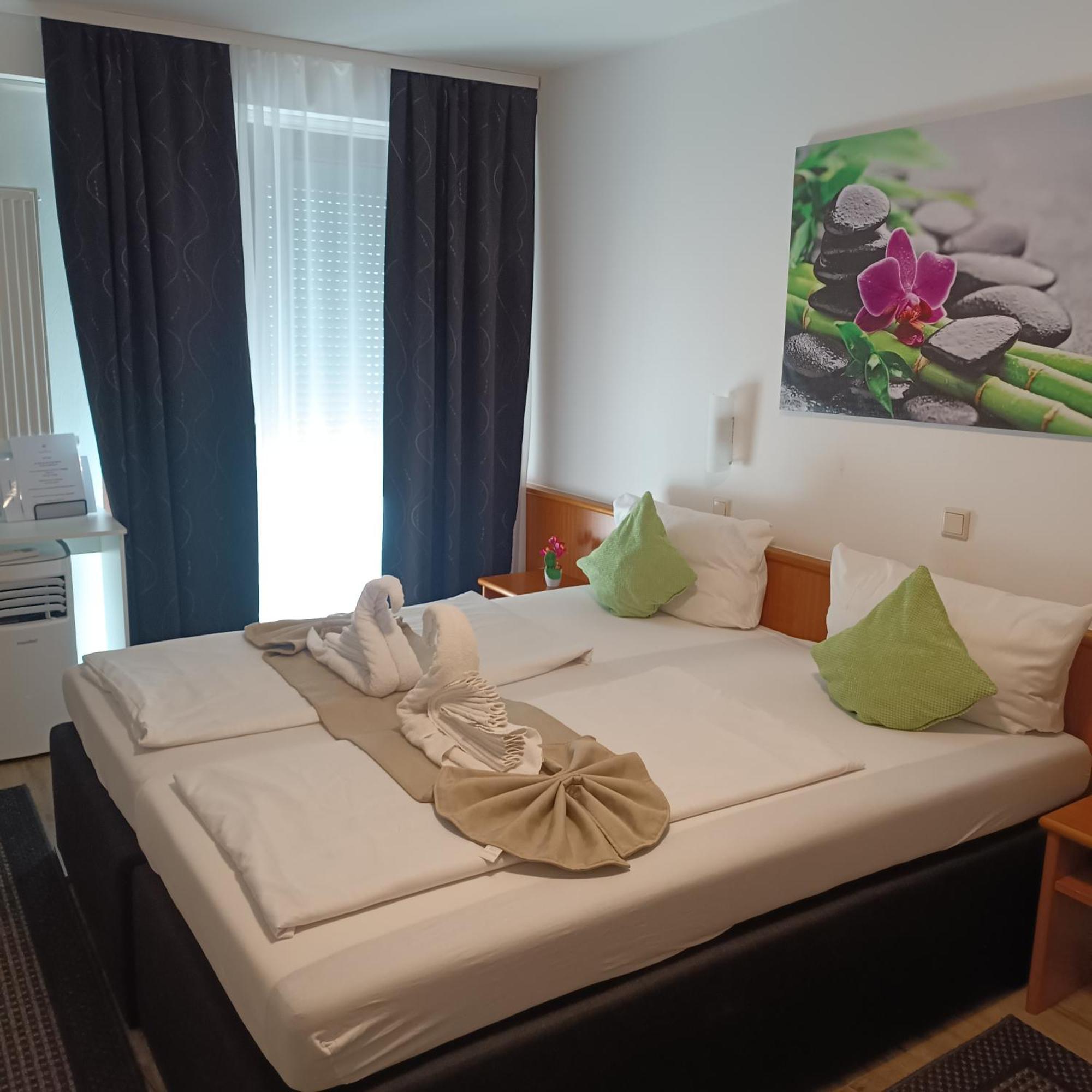 Hotel Ari ไคเซอร์สเลาเทิร์น ภายนอก รูปภาพ