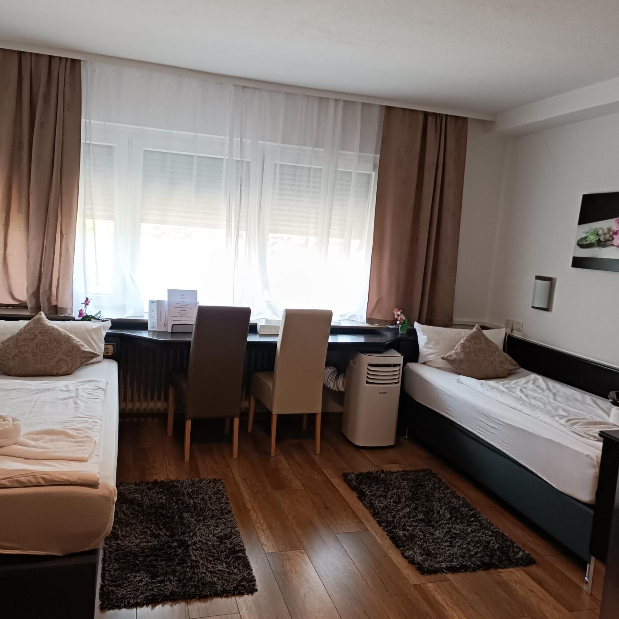 Hotel Ari ไคเซอร์สเลาเทิร์น ภายนอก รูปภาพ
