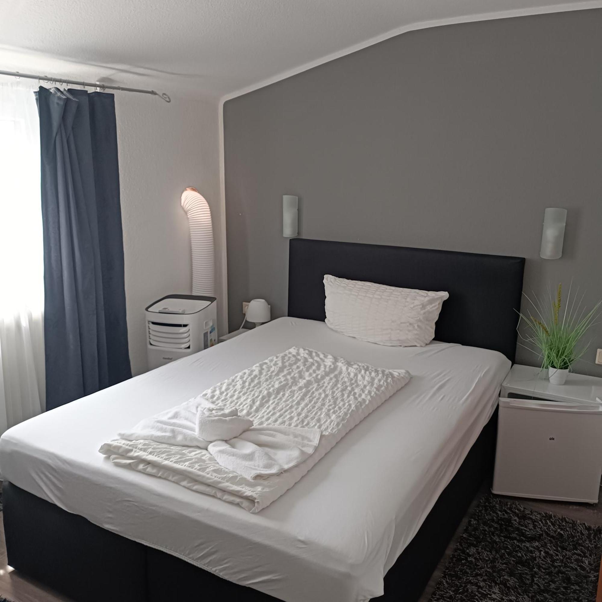 Hotel Ari ไคเซอร์สเลาเทิร์น ภายนอก รูปภาพ