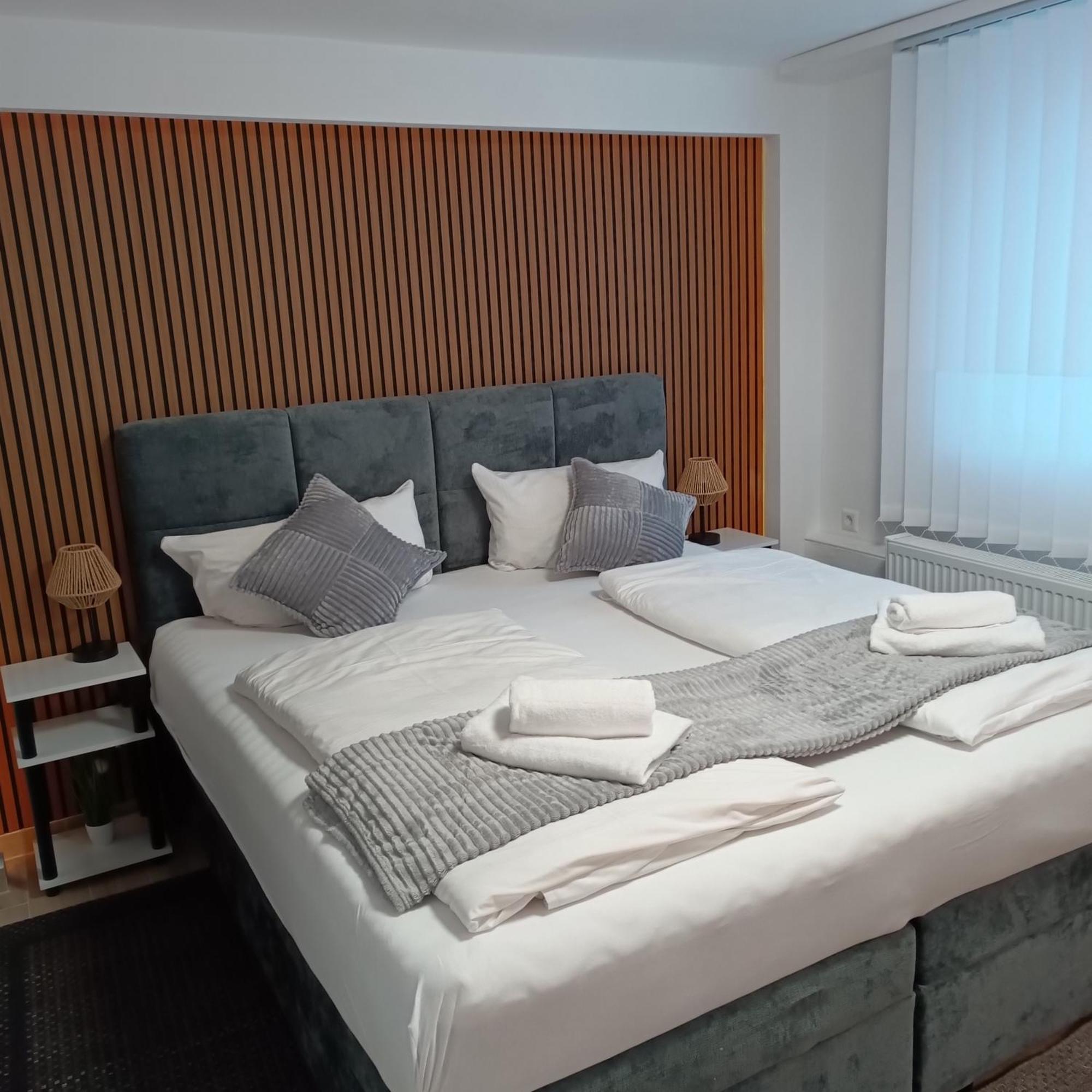 Hotel Ari ไคเซอร์สเลาเทิร์น ภายนอก รูปภาพ