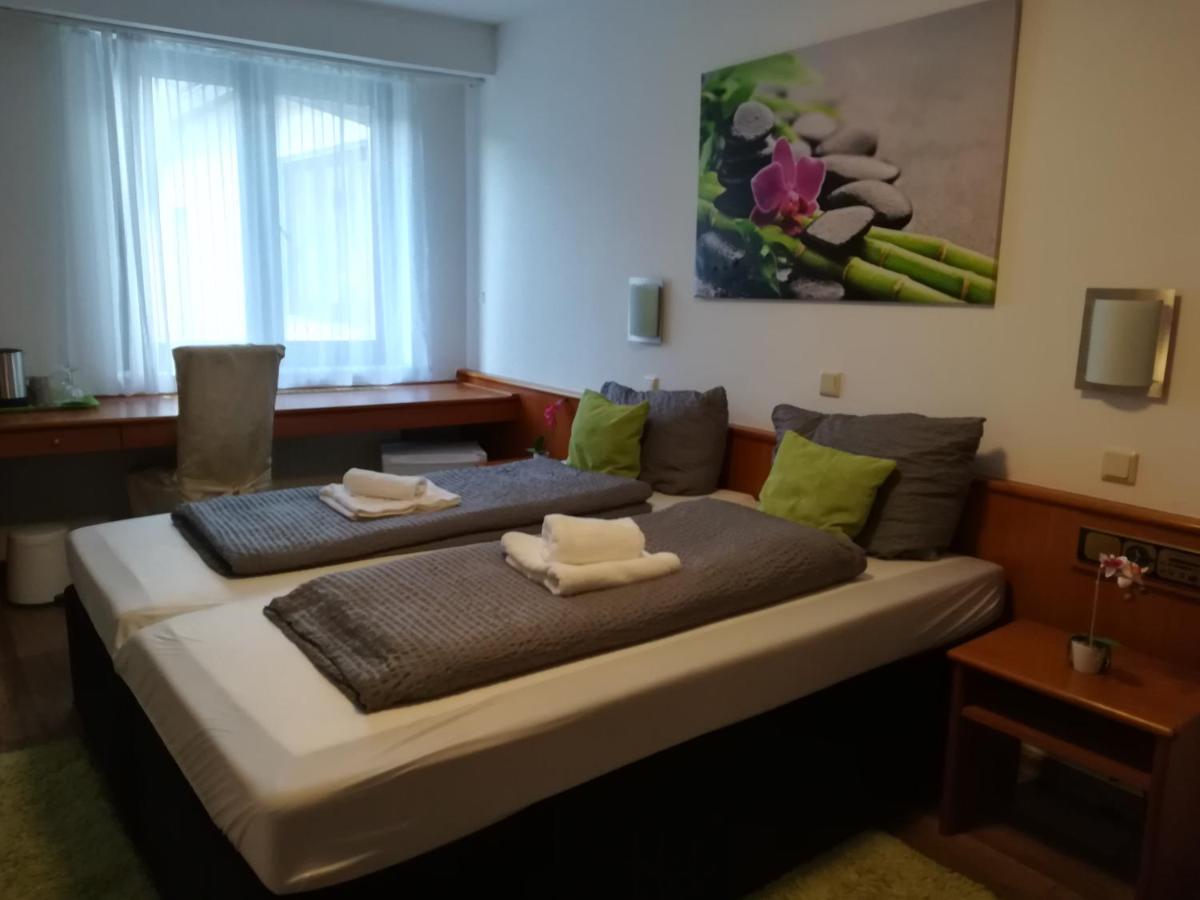 Hotel Ari ไคเซอร์สเลาเทิร์น ภายนอก รูปภาพ